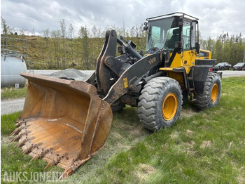 Колесен товарач KOMATSU WA320