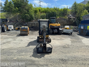 Мини багер 2011 Cat 301.8 minigraver m/Smalskuffe og hydraulisk pusseskuffe: снимка 4