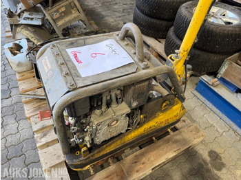 Валяк 2014 Wacker Neuson vibroplater deler og repobjekt: снимка 2 Валяк 2014 Wacker Neuson vibroplater deler og repobjekt: снимка 2