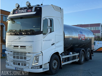 Камион цистерна VOLVO FH 540
