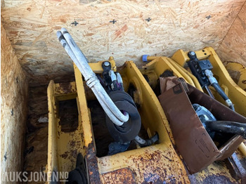 Прикачен инвентар CATERPILLAR