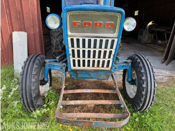 Трактор DØDSBO FRA SMÅBRUK MED 1970 FORD 3000, MASSE UTSTYR OG VERKSTEDSUTSTYR: снимка 4