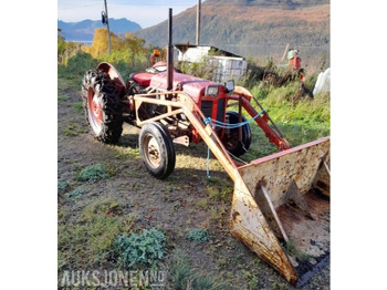 Трактор MASSEY FERGUSON