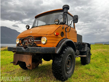 Камион UNIMOG