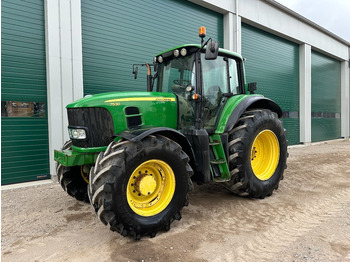 Трактор JOHN DEERE 7530
