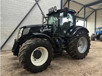 Трактор NEW HOLLAND T7