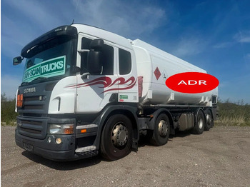 Камион цистерна SCANIA P 380