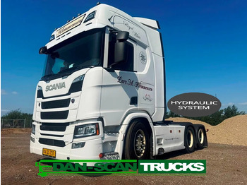 Влекач SCANIA R