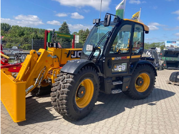 Телескопичен товарач JCB