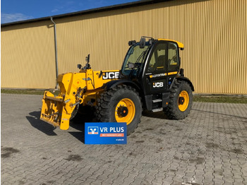 Телескопичен товарач JCB