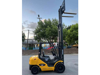 Дизелов мотокар New arriver second hand Komatsu FD30 forklift with good performance cheap used forklift for sale: снимка 4