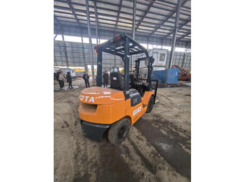 Дизелов мотокар Second hand toyota fd30 very good working condition and performance used forklift for sale used: снимка 3
