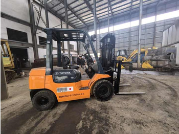 Дизелов мотокар Second hand toyota fd30 very good working condition and performance used forklift for sale used: снимка 2