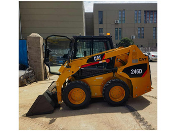 Мини челен товарач CATERPILLAR