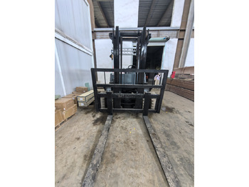 Дизелов мотокар TCM FD70 Forklift: снимка 5