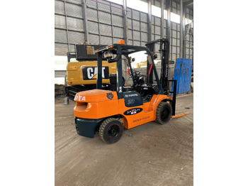 Дизелов мотокар Toyota FD30 Forklift: снимка 4