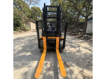 Дизелов мотокар Toyota FD30 Forklift: снимка 4