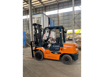 Дизелов мотокар Toyota FD30 Forklift: снимка 2