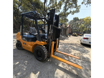 Дизелов мотокар Toyota FD30 Forklift: снимка 5