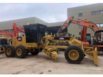Грейдер CATERPILLAR 140K