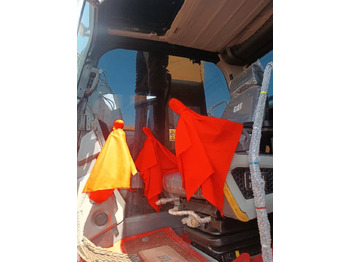Верижен багер CAT 320 GC: снимка 4