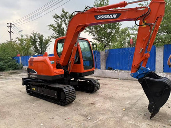 Верижен багер Doosan DX 75: снимка 4