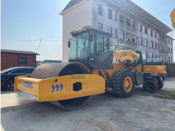 Компактор XCMG XS223J