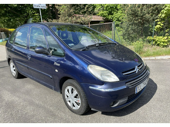 Лек автомобил CITROËN