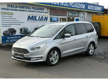 Лек автомобил FORD