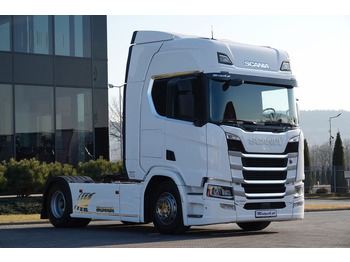 Влекач SCANIA R 450