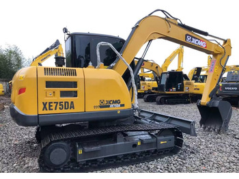 Мини багер XCMG XE75DA