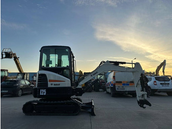 Мини багер Bobcat E25EM: снимка 5