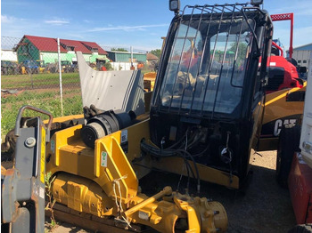 Телескопичен товарач CATERPILLAR TH
