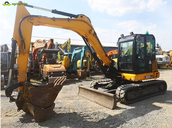 Мини багер JCB
