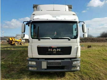 Камион с брезент MAN TGL 8.240
