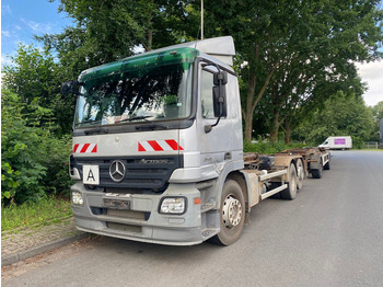 Мултилифт с кука камион MERCEDES-BENZ