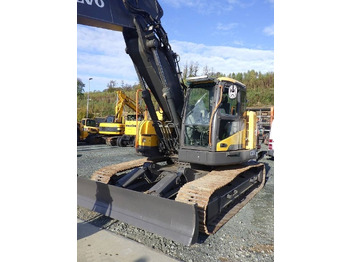Верижен багер Volvo ECR 235 D: снимка 2