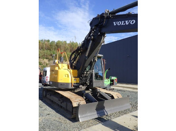 Верижен багер Volvo ECR 235 D: снимка 4