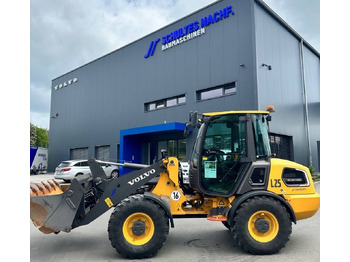 Колесен товарач VOLVO L25