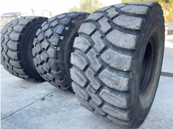 Колесен товарач CATERPILLAR