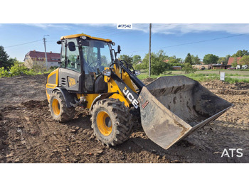Колесен товарач JCB 407