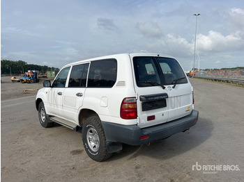 Джип TOYOTA Land Cruiser