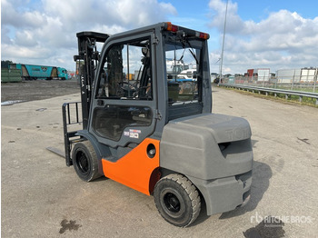 Дизелов мотокар TOYOTA FDF 30