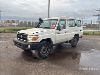 Джип TOYOTA Land Cruiser