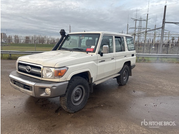 Джип TOYOTA Land Cruiser