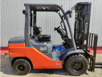 Лизинг на Toyota 52-8FDF30 Toyota 52-8FDF30: снимка 2 Лизинг на Toyota 52-8FDF30 Toyota 52-8FDF30: снимка 2