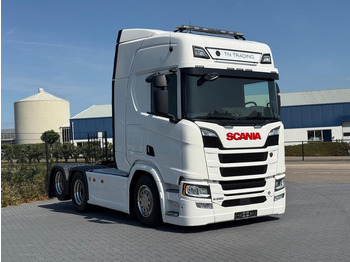 Влекач SCANIA R