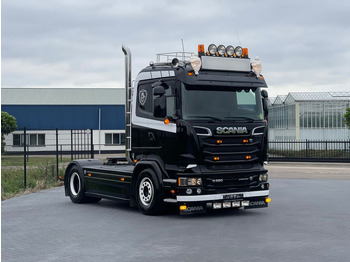 Влекач SCANIA R 520