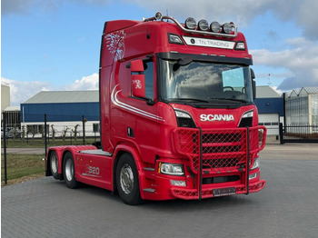 Влекач SCANIA R 520