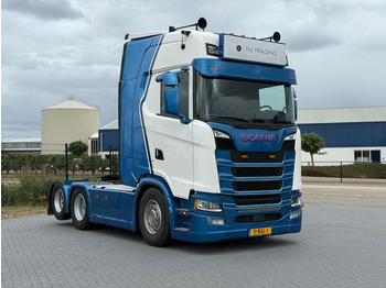 Влекач SCANIA S 660